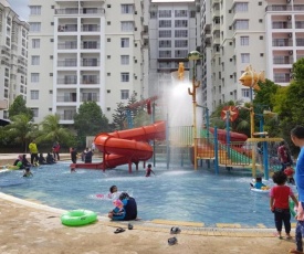 Top Largest Waterpark Resort-By YouBNB Homestay Melaka
