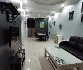 DF ZaheenulFitri Homestay (Muslim Homestay)