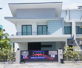5 star lakeview Semi D homestay