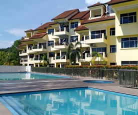 Teluk Batik Holiday Apartment