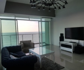 Bay Resort Condominium, 7, Beach-front Sea view, 6-8 PAX