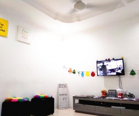 H Homestay Sibu - 100Mbps Wifi, Full Astro & Private Parking!