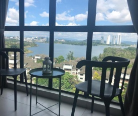 White Ivy Duplex Suites with Exclusive Cyberjaya Lake View
