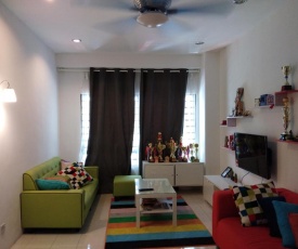 Shah Alam-Beside IDCC-Apartment Nicely Hometay-Up to 11 people-