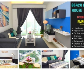 Chic Beach BLUE House - 5mins to Mid Valley Mega Mall